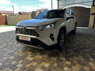 2021 Toyota RAV4 V (XA50), белый, 3850000 рублей, вид 1