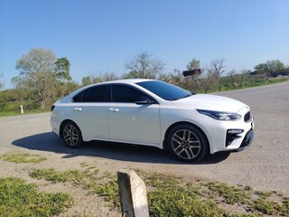 2019 Kia Cerato IV, белый, 2350000 рублей, вид 3