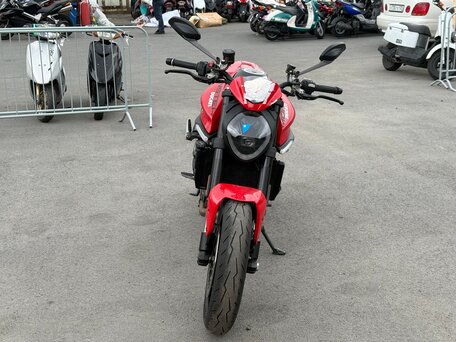 2021 Ducati Monster 937, красный, 970000 рублей, вид 3