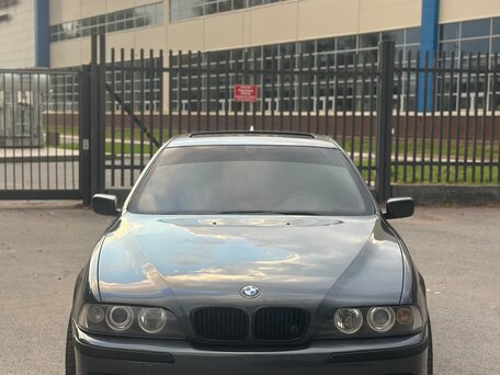 2001 BMW 5 серии 530i IV (E39) Рестайлинг, серый, 990000 рублей, вид 1