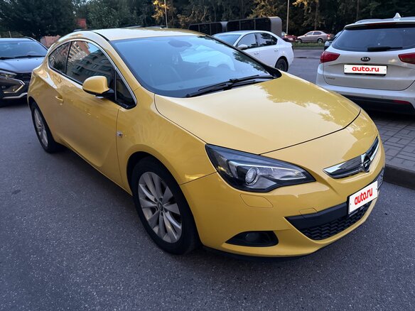 2013 Opel Astra GTC J Рестайлинг, жёлтый, 990000 рублей - вид 2