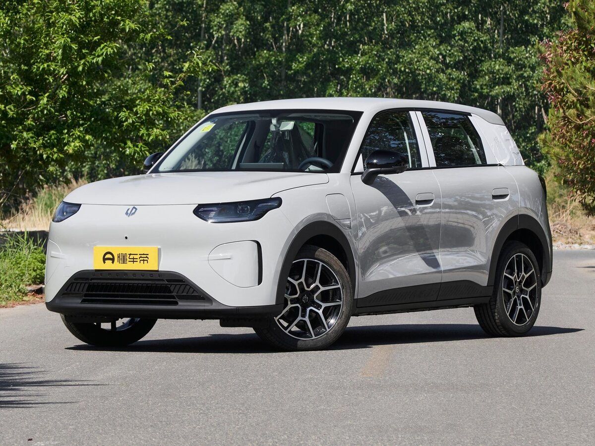 Открыть фотографии: Leapmotor A10