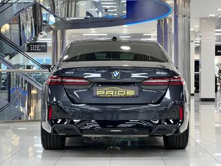 2025 BMW 5 серии 530i xDrive VIII (G60/G61/G68), серый, 9450000 рублей, вид 5
