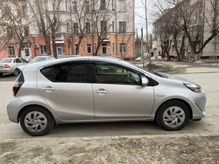 2019 Toyota Aqua I Рестайлинг 2, серый, 1450000 рублей, вид 3