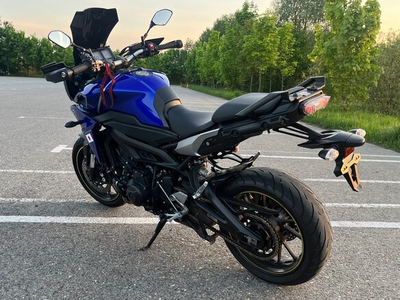 2017 Yamaha MT-09 Tracer (FJ-09), синий, 720000 рублей - вид 9