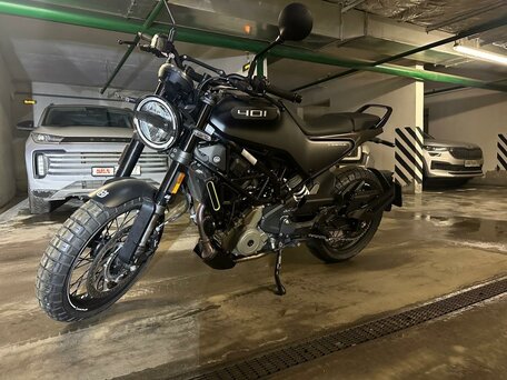 2023 Husqvarna Svartpilen 401, чёрный, 670000 рублей, вид 3