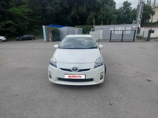 2010 Toyota Prius III (XW30), белый, 990000 рублей, вид 4