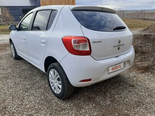 2017 Renault Sandero II, белый, 740000 рублей, вид 4