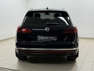 2018 Volkswagen Touareg III, чёрный, 4230000 рублей, вид 5