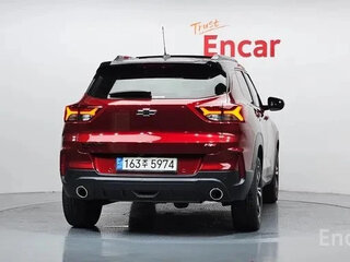2023 Chevrolet TrailBlazer III, красный, 1480000 рублей, вид 3