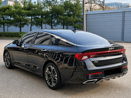 2022 Kia K5 III, чёрный, 2320000 рублей, вид 5