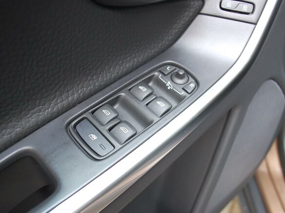 2012 Volvo XC60 I, коричневый - вид 14