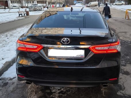 2023 Toyota Camry VIII (XV70) Рестайлинг, чёрный, 3300000 рублей, вид 3
