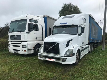 2003 Volvo VNL, белый, 2600000 рублей, вид 1