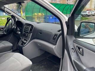 2016 Hyundai H-1 II Рестайлинг, белый, 2800000 рублей, вид 4