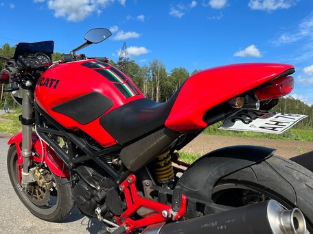 2005 Ducati Monster 400, красный, 330000 рублей, вид 1