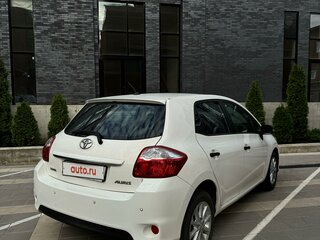 2010 Toyota Auris I Рестайлинг, белый, 1295000 рублей, вид 4
