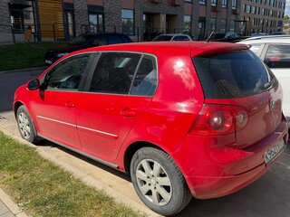 2006 Volkswagen Golf V, красный, 505000 рублей, вид 2