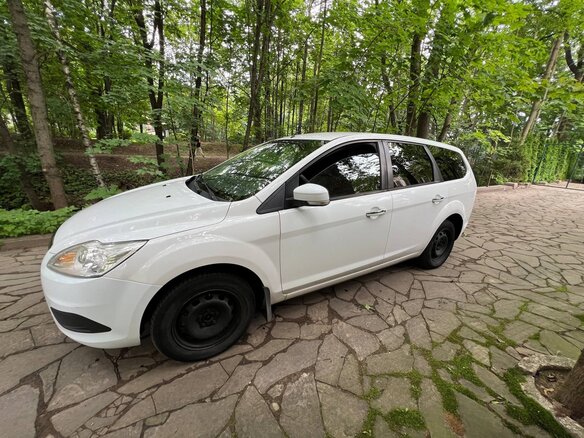 2011 Ford Focus II Рестайлинг, белый, 490000 рублей - вид 9