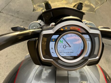 2021 Triumph Rocket III, серый, 3100000 рублей, вид 4