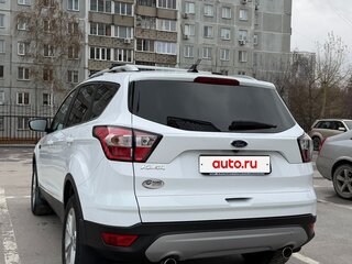 2018 Ford Kuga II Рестайлинг, белый, 1900000 рублей, вид 4