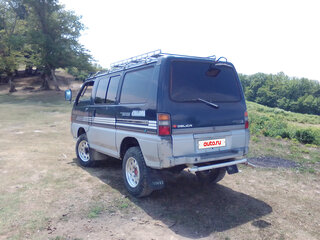1991 Mitsubishi Delica III, синий, 1100000 рублей, вид 3