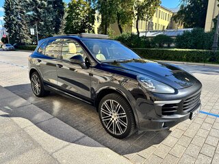2017 Porsche Cayenne Diesel II Рестайлинг (958), чёрный, 4599999 рублей, вид 1