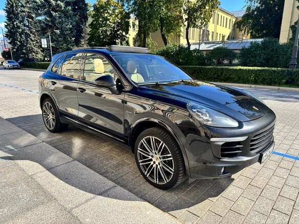 2017 Porsche Cayenne Diesel II Рестайлинг (958), чёрный, 4599999 рублей