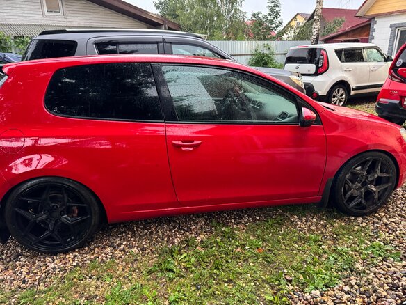2011 Volkswagen Golf VI, красный, 750000 рублей - вид 2