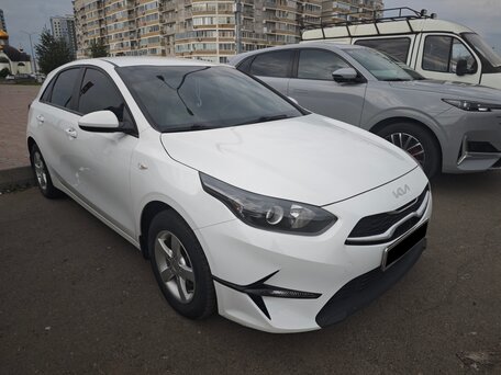 2022 Kia Ceed III Рестайлинг, белый, 1940000 рублей, вид 2