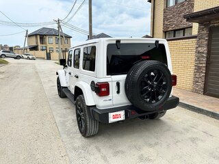 2021 Jeep Wrangler IV (JL), белый, 6400000 рублей, вид 4