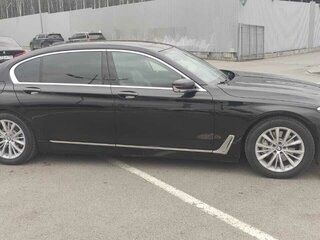 2018 BMW 7 серии Long 730Ld xDrive VI (G11/G12), чёрный, 2800000 рублей, вид 4