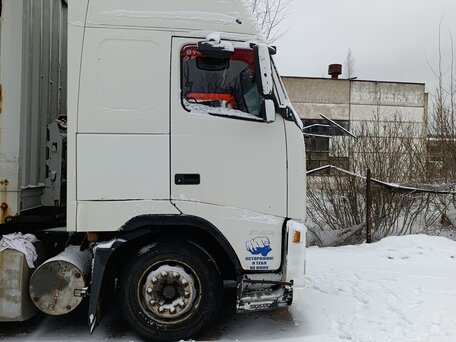 2006 Volvo FH, белый, 2250000 рублей, вид 4