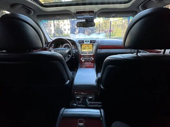 2010 Lexus LS Long 600h L IV Рестайлинг, чёрный, 2100000 рублей - вид 8