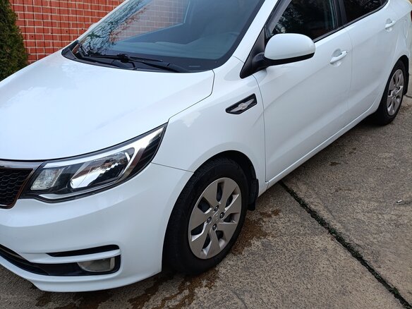 2016 Kia Rio III Рестайлинг, белый, 960000 рублей
