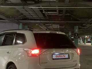 2012 Mitsubishi Outlander III, белый, 1650000 рублей, вид 3