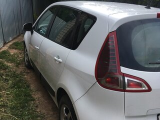 2010 Renault Scenic III, белый, 700000 рублей, вид 1