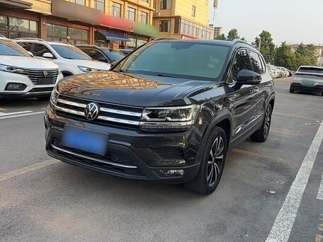 Volkswagen Tharu I