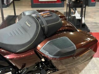 2024 Harley-Davidson CVO Street Glide, пурпурный, 5550000 рублей, вид 5