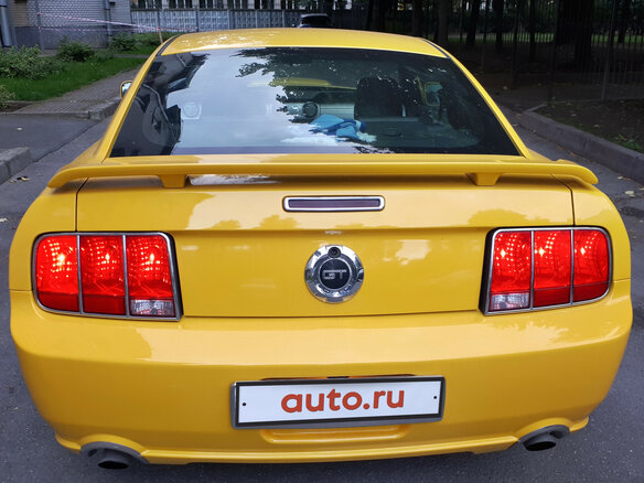 2005 Ford Mustang V, жёлтый - вид 3