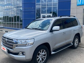 2015 Toyota Land Cruiser 200 Series Рестайлинг 2, серебристый, 5000000 рублей, вид 1