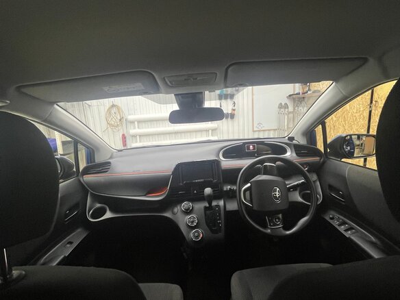 2019 Toyota Sienta II Рестайлинг, синий, 1450000 рублей - вид 4