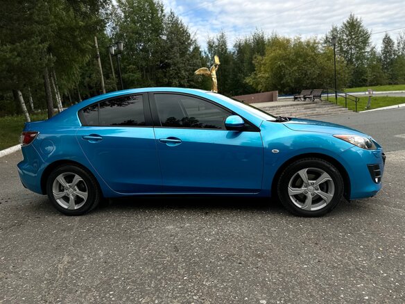 2010 Mazda 3 II (BL), голубой, 1100000 рублей - вид 2