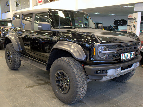 2022 Ford Bronco Raptor VI, чёрный - вид 2