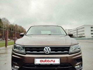 2018 Volkswagen Tiguan II, коричневый, 2700000 рублей, вид 2