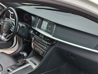 2019 Kia Optima IV Рестайлинг, белый, 2200000 рублей, вид 3