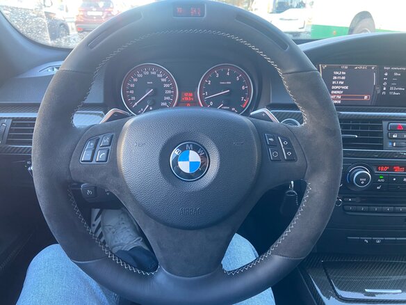 2010 BMW 3 серии 330i V (E90/E91/E92/E93) Рестайлинг, белый, 3000000 рублей - вид 6
