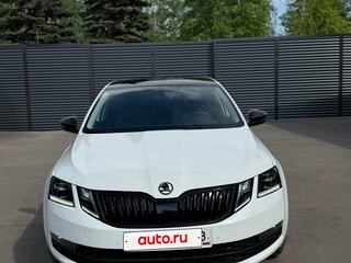 2018 Skoda Octavia III (A7) Рестайлинг, белый, 2000000 рублей, вид 1