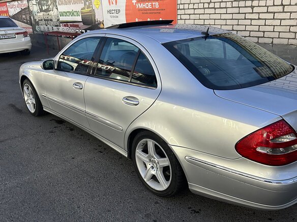 2004 Mercedes-Benz E-Класс 200 III (W211, S211), серебристый, 1300000 рублей - вид 7