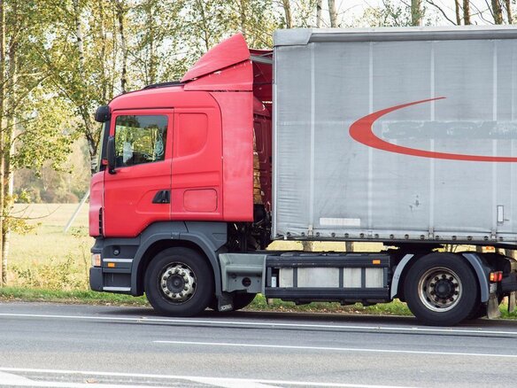 2005 Scania R-Series, пурпурный, 2507638 рублей - вид 6